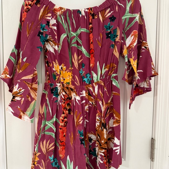 Off the Shoulder Floral Romper - Picture 3 of 5